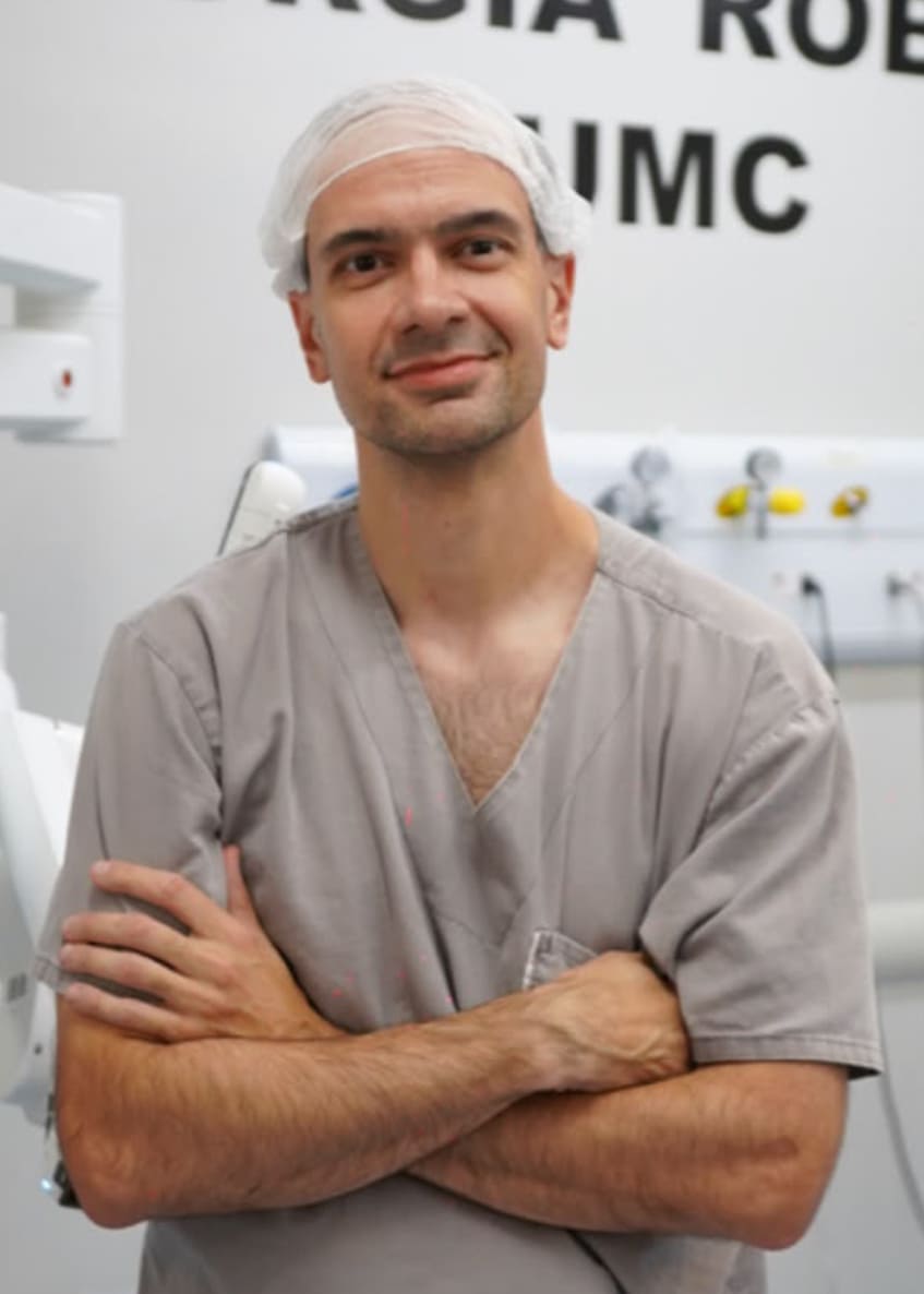 Dr. Daniel Oliveira De Conti